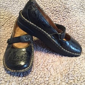 Croft & Barrow slip on shoes size 8.5M